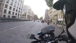 Amazing Police biker car chase scooter Piaggio Beverly 350 in Paris. Course poursuite. Bike Life