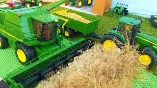 BRUDER TOYS combine John Deere T670i farm bworld