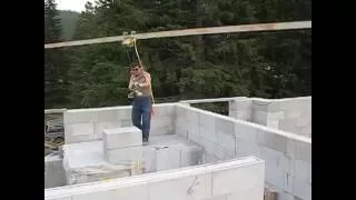 Мини-кран для строительства стен из газобетона