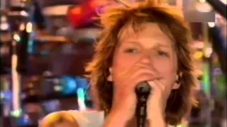 Bon Jovi – Bad Medicine-Shout(Live At Times Square, New York 2002)