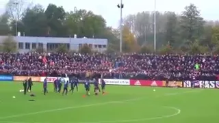 Best cherring of football fans - Ajax while training