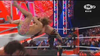 Riddle ataca con un RKO a Seth Rollins - WWE Raw Español Latino: 04/07/2022