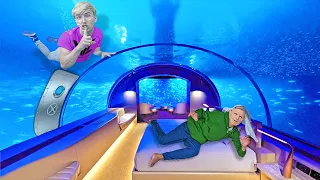 I FOUND SCARY OLD LADY SLEEPING in UNDERWATER HOUSE!!