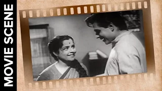 Rajendra Kumar Trying To Woo Usha Kiron - Aawaz