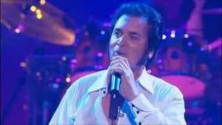 Engelbert Humperdinck Live - Spanish Eyes/Love Me With All Of Your Heart