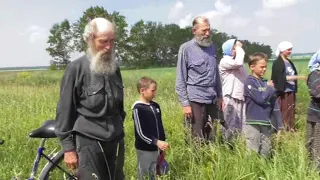 Ягодное место.  Электрики приехали.  За всё слава Богу Творцу! 14. 07. 2018