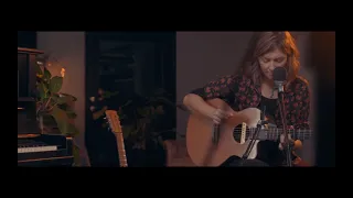 Hanna Enlöf - You Can Close Your Eyes (James Taylor) - Live Session
