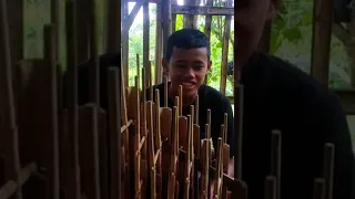 dauz belajar angklung