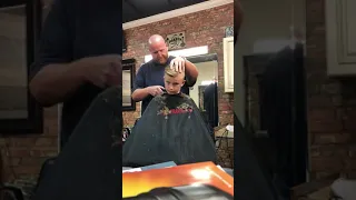 FAKE BLOODY EAR BARBER PRANK