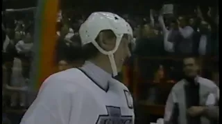 Wayne Gretzky scores 802nd Goal