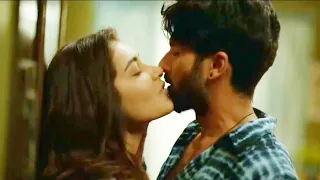 Farzi / Kiss Scene - Shahid Kapoor and Raashi Khanna | Aasmaan |WhatsApp status |Full screen HD💞
