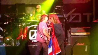 Chickenfoot - Turnin left-Foxy lady - Live 013 Tilburg - jan17th2012.wmv