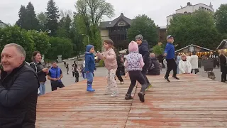 Трускавець, танці на площі, травень 2024