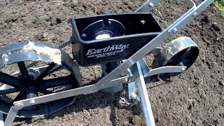 Earthway Precision Garden Seeder 1001-B planting sweet corn and popcorn