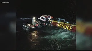 Crews work to clean up BNSF train derailment in Kootenai River in Boundary Co.