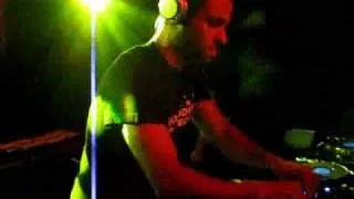 Nobody's Perfect's DJs playing "Pleasurekraft- Tarantula" @ Studio 41 (Montreux Jazz Festival 2010)