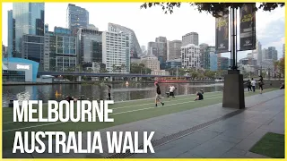 MELBOURNE AUSTRALIA SOUTHBANK to FLINDERS STREET SUMMER WALK