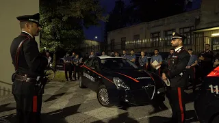 Carabinieri in Italia. Avamposti, Uomini in prima linea