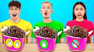 Wyzwanie: jedzenie bez rąk vs jedną ręką vs dwiema rękami || Bitwa kulinarna od 123 GO! CHALLENGE