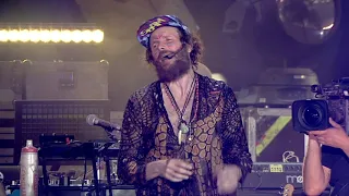 Jovanotti e Fiorello cantano Luna ad Olbia