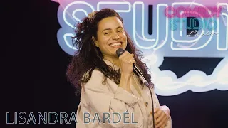 Er liebt Fußball & Lewandowski - Lisandra Bardél | Comedy Studio Berlin