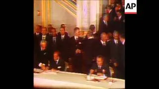 SYND 17 10 75 FRENCH PRESIDENT, GISCARD D'ESTAING, AND LEONID BREZHNEV SIGN BILATERIAL AGREEMENTS