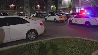 2 people seriously injured in shooting at near west Indianapolis apartment complex
