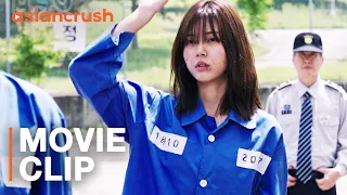 Went from the school yard to the prison yard and no one is playin' around | Korean Movie | 2037