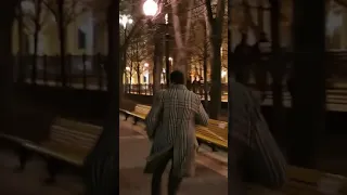 Понасенков убегает от фанатов