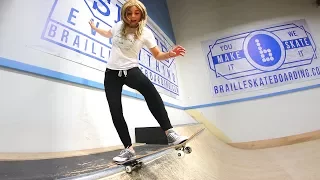 CHLOE LEARNS HER FIRST MINI RAMP BASICS!