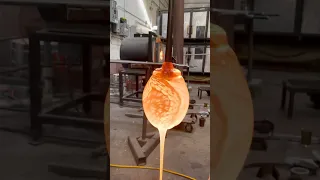 Glassblower makes a huge mosaic vase. #glasssculpture #glassblowing #shorts