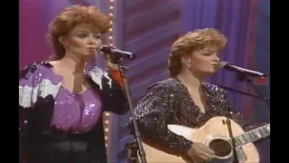 The Judds | Love is Alive with Orchestra (1985)