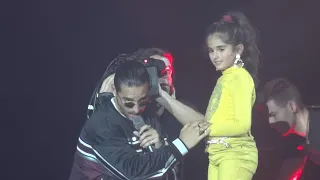 Maluma takes young fan on stage (Live in Brussels, FAME Tour - Palais 12) HD