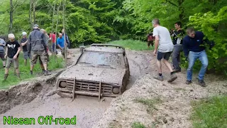 жесть монстры месят глину один на порталах от Mercedes Unimog Offroad