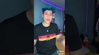 Tik Tok Ali izquierdo