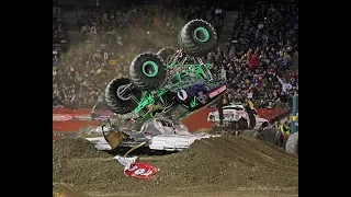 Monster Jam Top 10 Dennis Anderson, Grave Digger Crashes!