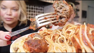 COOKING WITH TRISH: SPAGHETTI AND MEATBALLS!