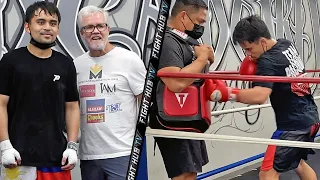 MANNY PACQUIAO SON DIGGING INTO THE BODY SHIELD DURING WORKOUT! POSES WITH FREDDIE ROACH AFTER!