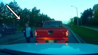 Road Rage #6 - In the middle of a fight, he forgot to set the handbrake