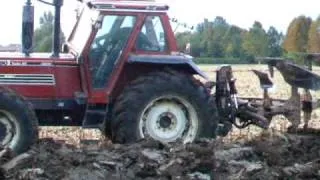 Fiatagri 180/90 DT in aratura