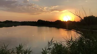 Футаж- Красивый закат над озером