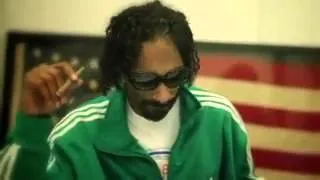 Snoop Dogg курит в честь Дня Рождения Bob Marley 2012