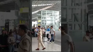 Indian cricket team at Kolkata airpot @Indian cricketer @youtube