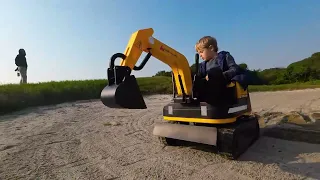 JOYLDIAS 360 Degree Rotating Ride On Excavator and Bulldozer