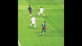 Ronaldinho Goal vs Real Madrid & Get Standing Ovation In Santiago Bernabeu 2005 elclassico