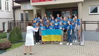 Хор учнів старших класів "Gloria" . З днем незалежності Україно!