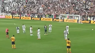 Juventus-Verona: la standing ovation dello Stadium per Gigi Buffon