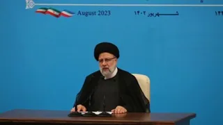 El presidente de Irán asegura que "no va a esperar a las sonrisas de Estados Unidos o Europa"