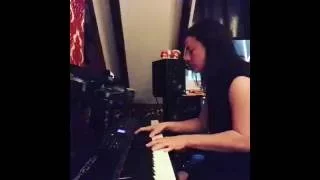 Amy Lee playing 'My Heart is Broken' on piano (Instagram 10/08/2016)