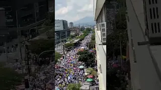 MARCHAS en MEDELLÍN en contra del GOBIERNO